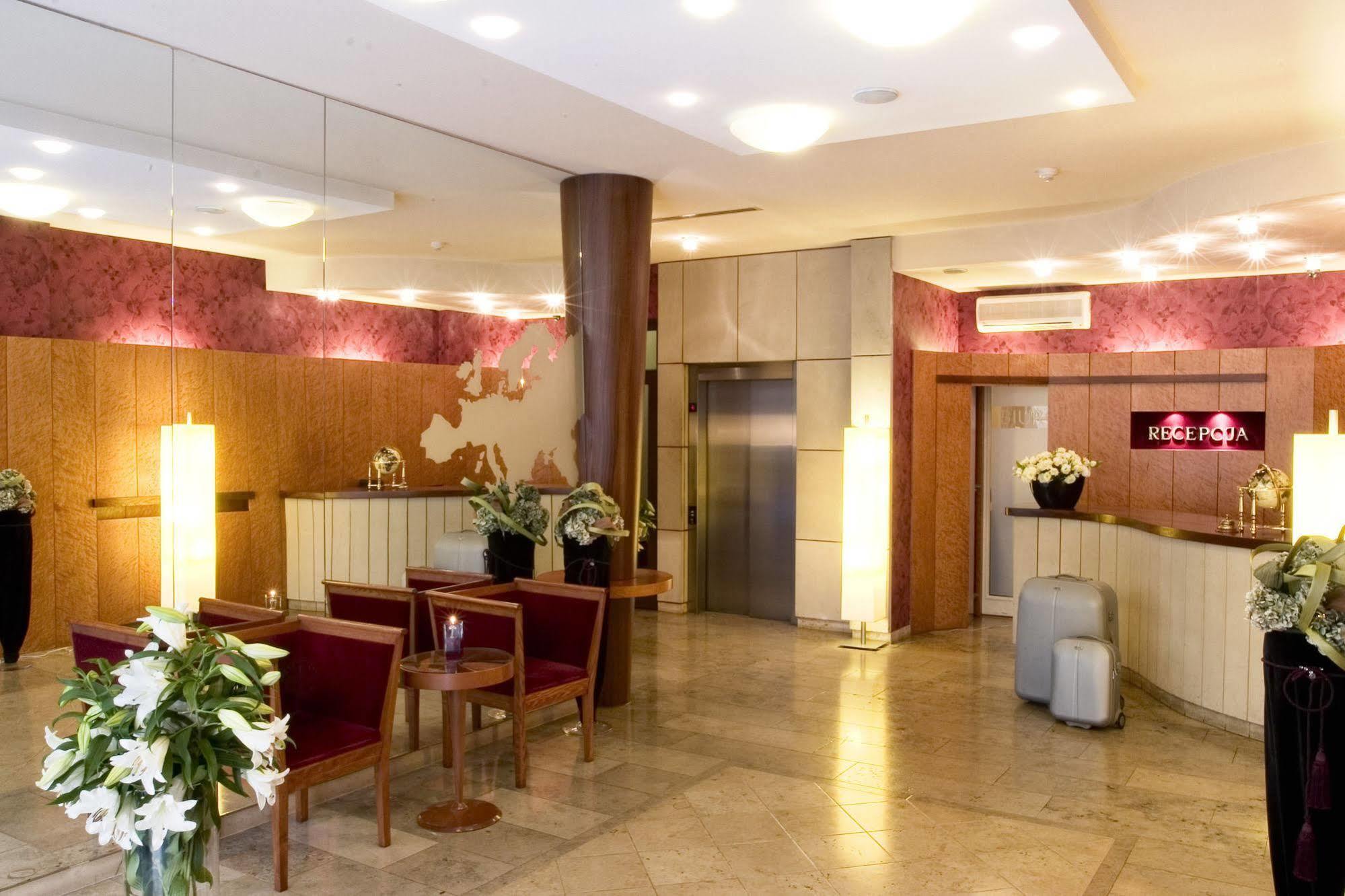 Classic Hotel Krasków Eksteriør bilde
