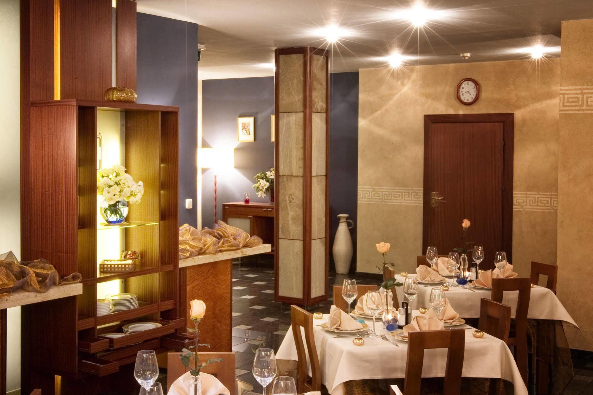Classic Hotel Krasków Restaurant bilde