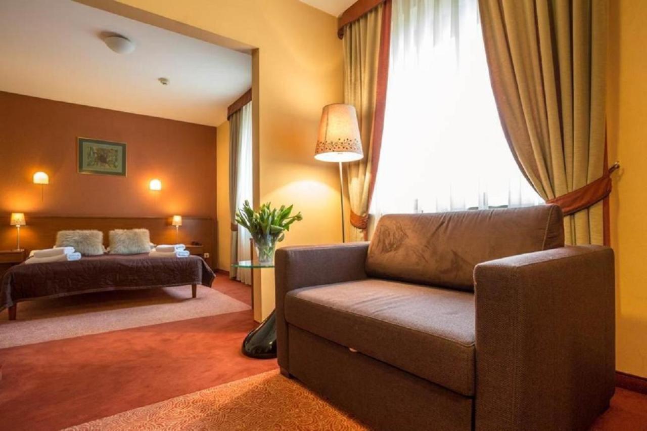 Classic Hotel Krasków Eksteriør bilde