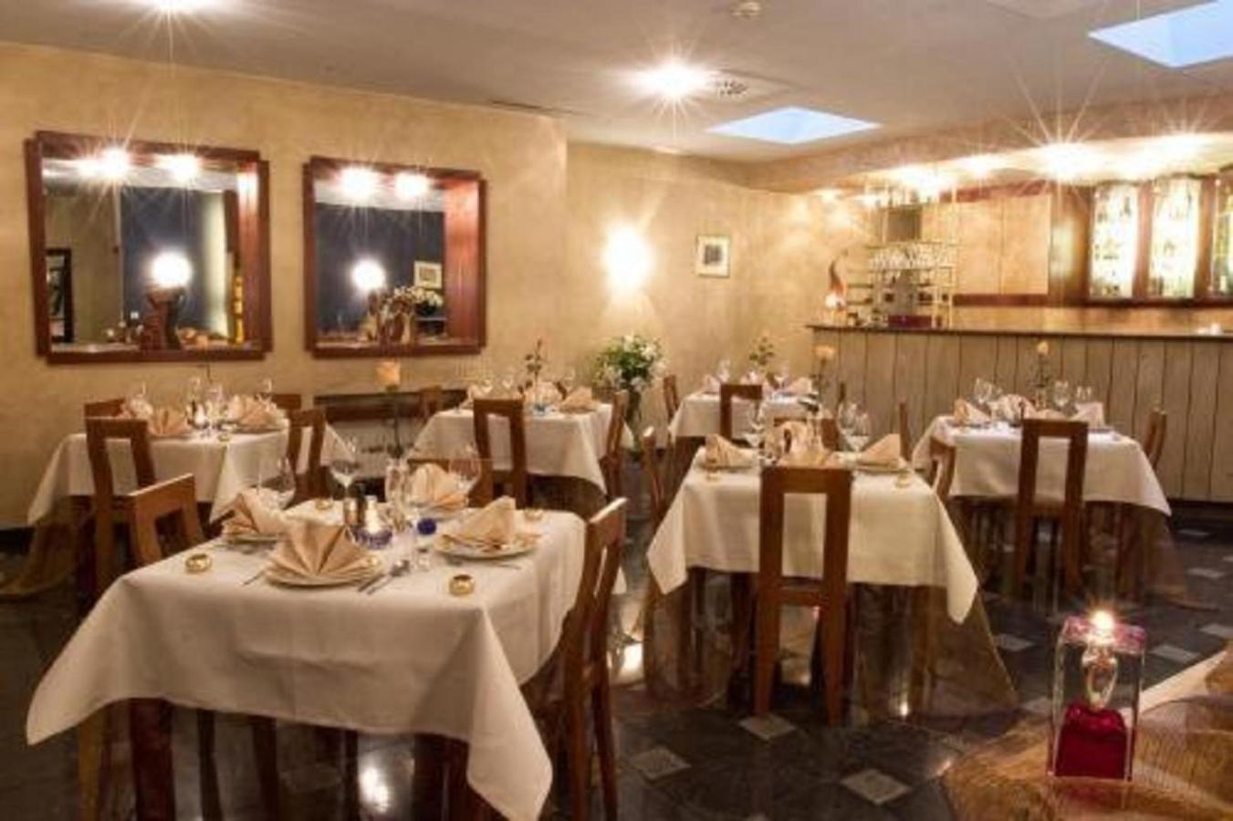 Classic Hotel Krasków Eksteriør bilde